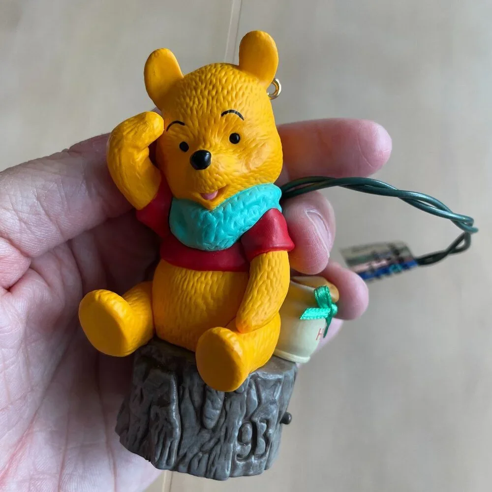 Vintage‎ 1993 Hallmark Keepsake Magic Winnie The Pooh Christmas Ornament